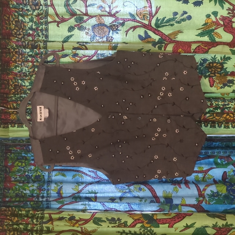 Elegant Grey Floral Vest With Silver Trim
